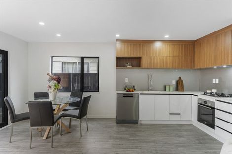 Photo of property in 10a Ballial Place, West Harbour, Auckland, 0618