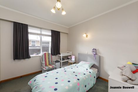 Photo of property in 9 Innes Place, Roslyn, Palmerston North, 4414