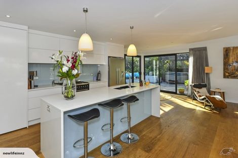 Photo of property in 64b Heathcote Road, Castor Bay, Auckland, 0620