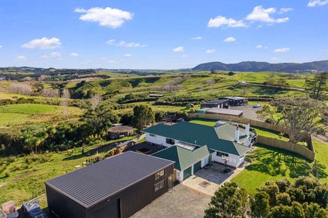 Photo of property in 161 Ranganui Road, Kaiwaka, 0573