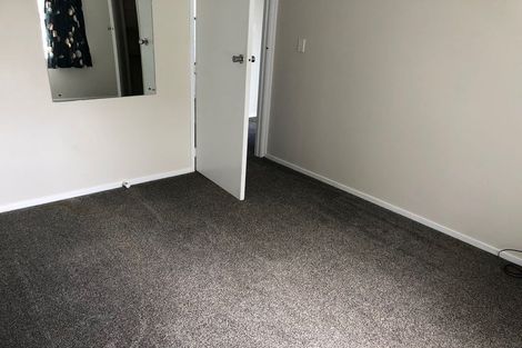 Photo of property in 30 Darren Crescent, Half Moon Bay, Auckland, 2012