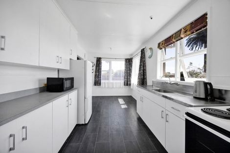 Photo of property in 15a Pratt Street, Waitara, 4320