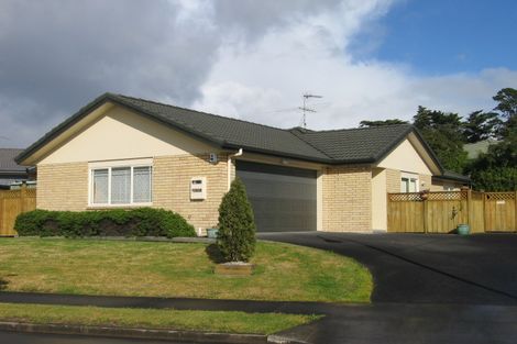 Photo of property in 17 Brompton Place, Burswood, Auckland, 2013