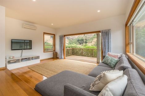 Photo of property in 36 Evans Pass Road, Sumner, Christchurch, 8081