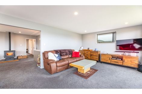 Photo of property in 6 Farnborough Street, Aranui, Christchurch, 8061