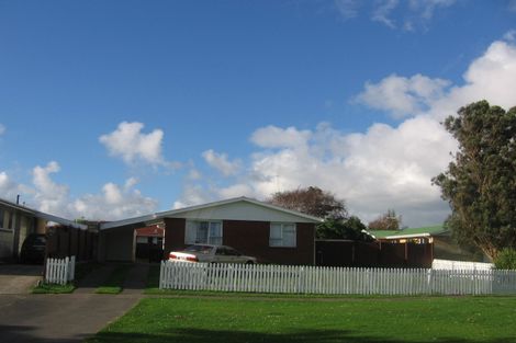 Photo of property in 33 Halswell Crescent, Westbrook, Palmerston North, 4412