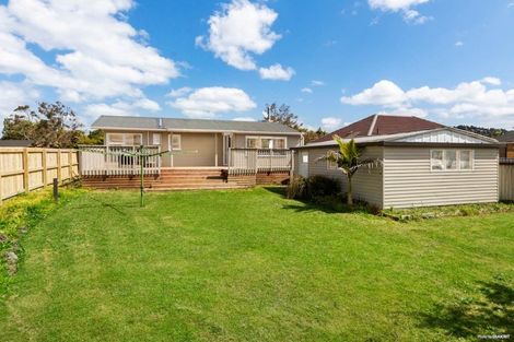Photo of property in 24 La Rosa Street, Green Bay, Auckland, 0604
