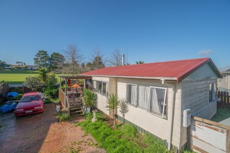 Photo of property in 2/20 Mile Place, Henderson, Auckland, 0612