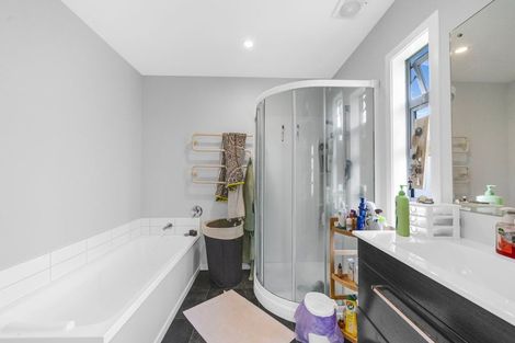 Photo of property in 28 Sunstone Crescent, Brown Owl, Upper Hutt, 5018