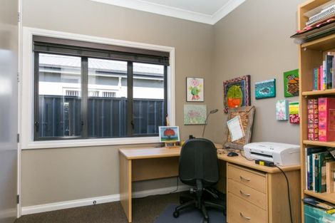 Photo of property in Heynes Place, 31 Heynes Place, Clive, 4102