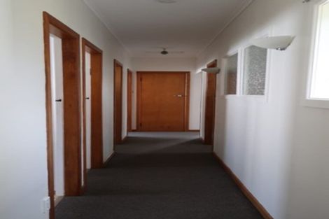 Photo of property in 70 Northland Road, Northland, Wellington, 6012