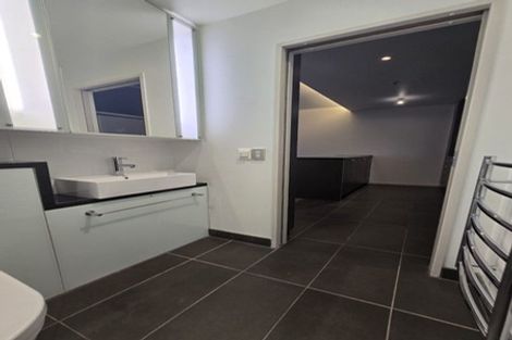 Photo of property in Summit Apartments, 11/184 Molesworth Street, Thorndon, Wellington, 6011