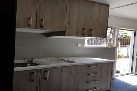 Photo of property in 76 Gallony Avenue, Massey, Auckland, 0614