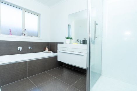 Photo of property in 27 Briannarose Drive, Fitzroy, Hamilton, 3206