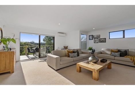 Photo of property in 54 The Avenue, Albany, Auckland, 0632