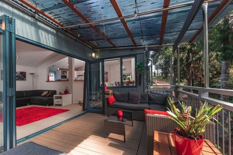 Photo of property in 220 Woodlands Park Road, Titirangi, Auckland, 0604