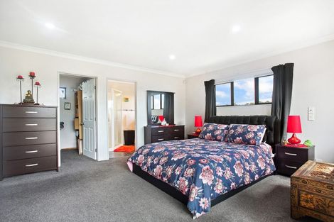 Photo of property in 13 Zeus Avenue, Henderson, Auckland, 0612