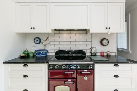 Photo of property in 18 Reynolds Road, Havelock North, 4130