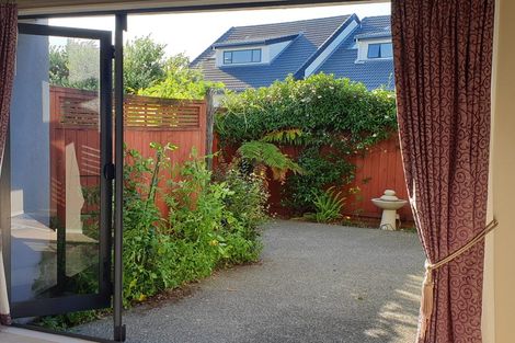 Photo of property in 1a Otahuri Crescent, Greenlane, Auckland, 1051