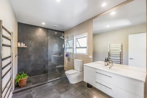 Photo of property in 24 Shegadeen Road, Wharehine, Wellsford, 0973