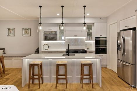 Photo of property in 11 Queen Charlotte Drive, Aotea, Porirua, 5024