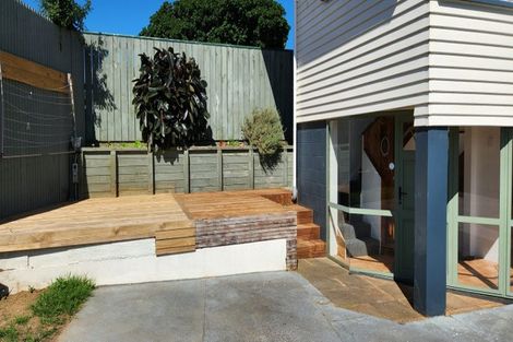 Photo of property in 51 South Road, Blagdon, New Plymouth, 4310