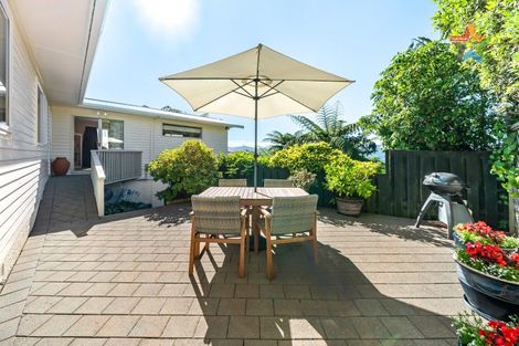 Photo of property in 18 Panorama Grove, Harbour View, Lower Hutt, 5010