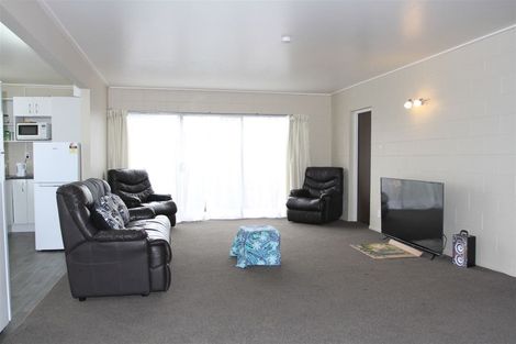 Photo of property in 1/41 Koromiko Street, New Lynn, Auckland, 0600