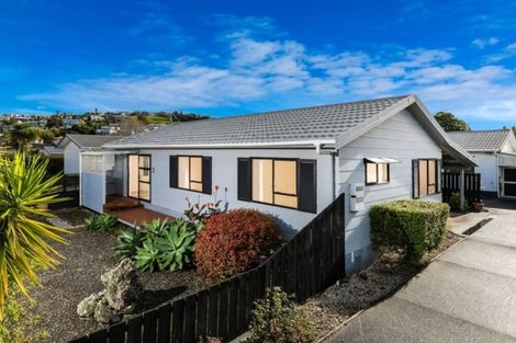 Photo of property in 6 Nukumea Common, Orewa, 0931