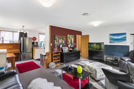 Photo of property in 1/1 Cushla Place, Massey, Auckland, 0614