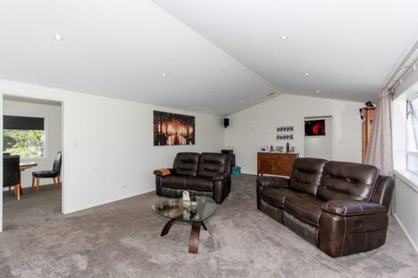 Photo of property in 7a Caledonia Place, Highlands Park, New Plymouth, 4312