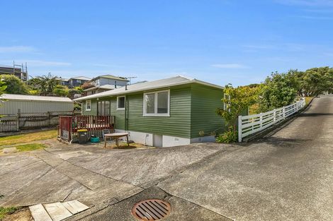 Photo of property in 67 Bell Street, Tawa, Wellington, 5028