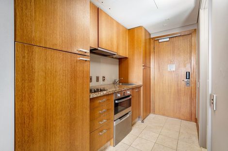 Photo of property in The Metropolis Apartments, 810/1 Courthouse Lane, Auckland Central, Auckland, 1010