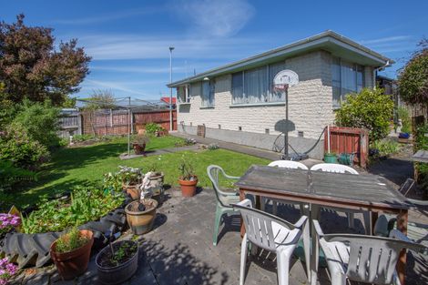 Photo of property in 2/264 Main North Road, Redwood, Christchurch, 8051