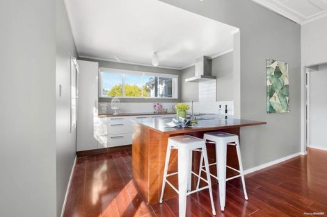 Photo of property in 16 Miro Street, New Lynn, Auckland, 0600