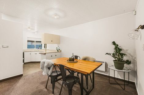Photo of property in 3/805 Heretaunga Street East, Parkvale, Hastings, 4122