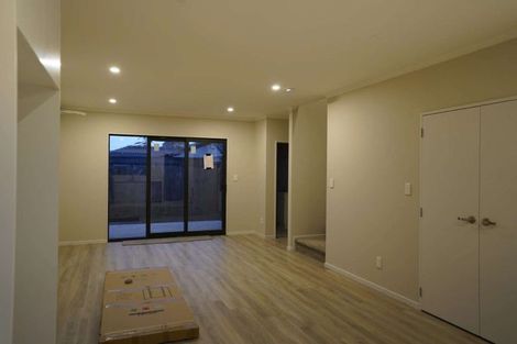 Photo of property in 10e Roberts Road, Te Atatu South, Auckland, 0610