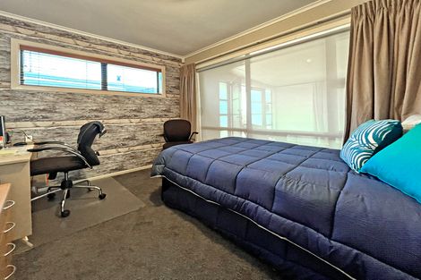 Photo of property in 2 Lincoln Road, Manurewa East, Auckland, 2102