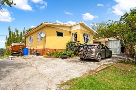 Photo of property in 142 Massey Road, Waipu, 0582