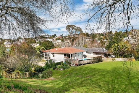 Photo of property in 21 Battle Place, Glenfield, Auckland, 0629