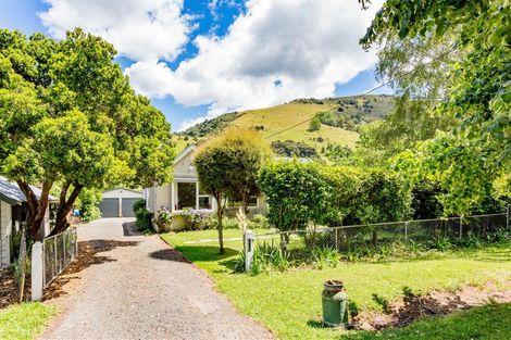 Photo of property in 4511 Christchurch Akaroa Road, Little River, 7591