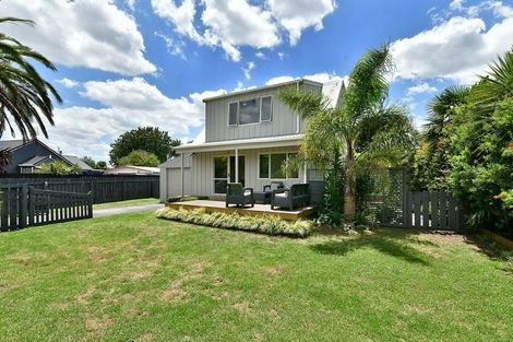 Photo of property in 53 Springs Road, Parakai, 0830