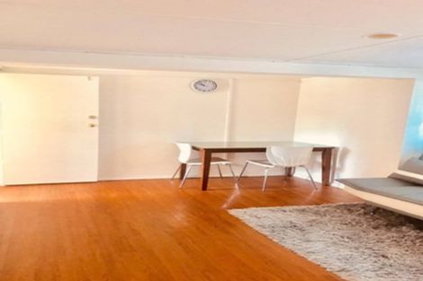 Photo of property in 2/479 Glenfield Road, Glenfield, Auckland, 0629