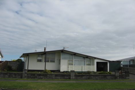 Photo of property in 44 Lee Street, Castlecliff, Whanganui, 4501