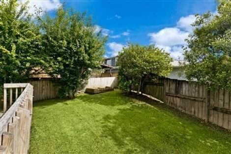 Photo of property in 12a Firle Place, Green Bay, Auckland, 0604