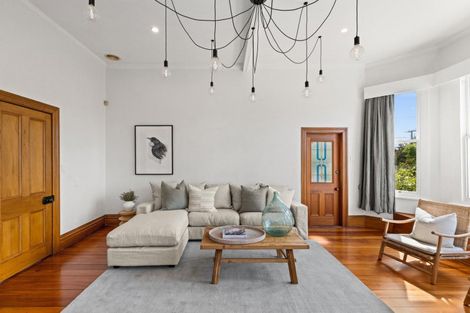 Photo of property in 49 Te Aute Road, Havelock North, 4130