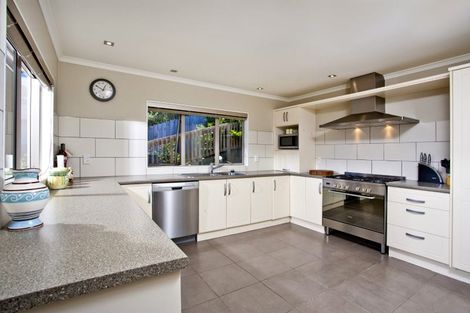 Photo of property in 112 San Marino Drive West, Henderson, Auckland, 0612