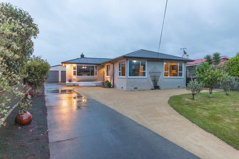 Photo of property in 16 Nairn Crescent, Awapuni, Palmerston North, 4412