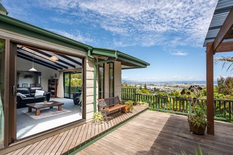 Photo of property in 102 Tosswill Road, Tahunanui, Nelson, 7011