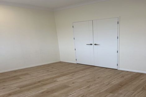 Photo of property in 12 Te Awa Place, Red Beach, 0932